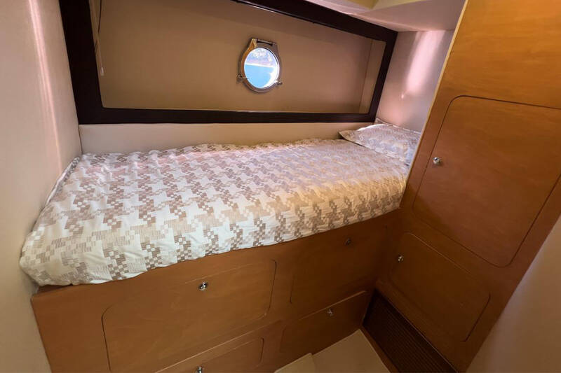 Guest cabin
