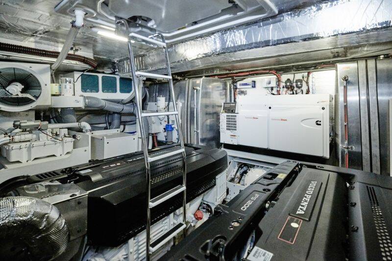 Engine compartment