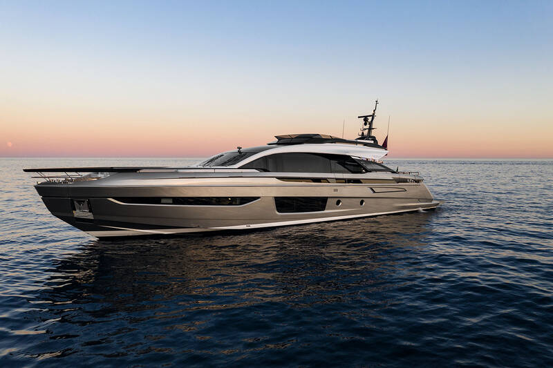 Exterior Azimut Grande S10