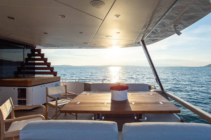 Dining area on cockpit