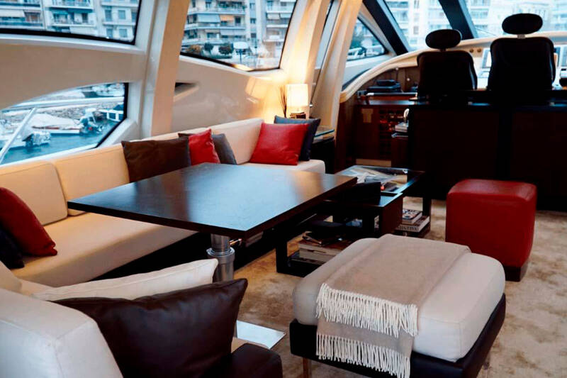 Salon of the Azimut 86S