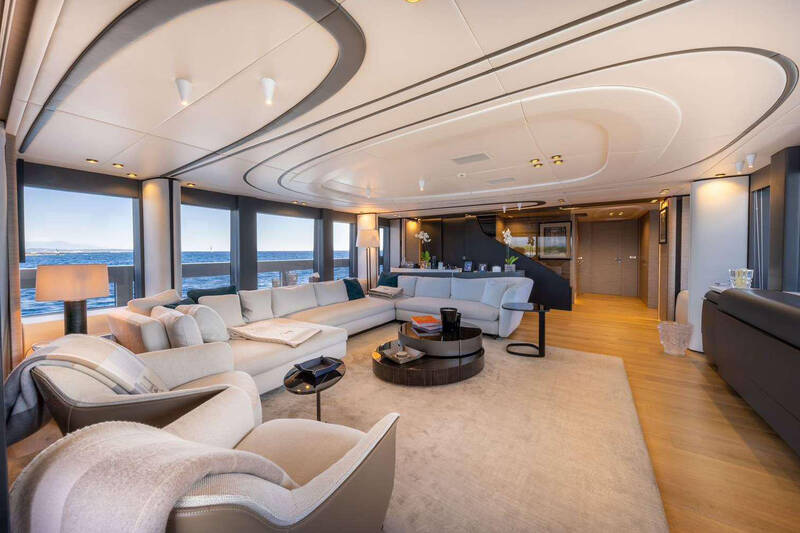 Main deck salon