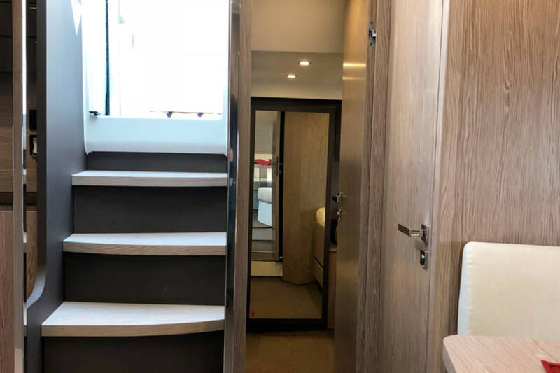 Access to guest cabin