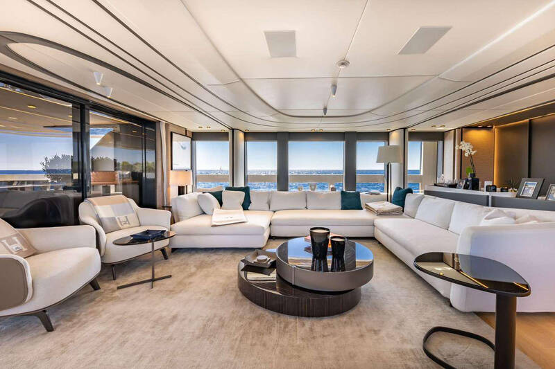 Main deck salon