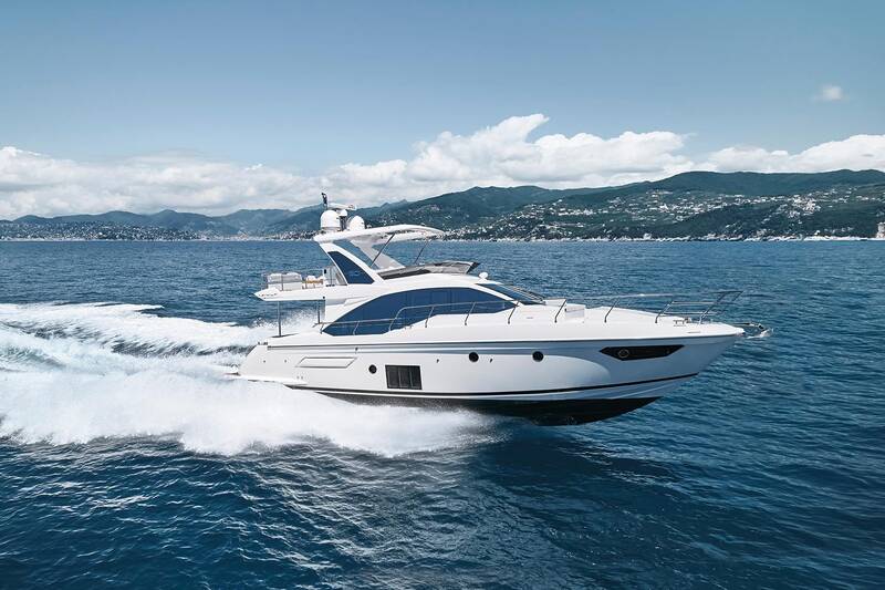 Exterior Azimut 50 Flybridge