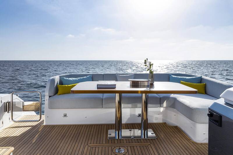 Dining area on cockpit
