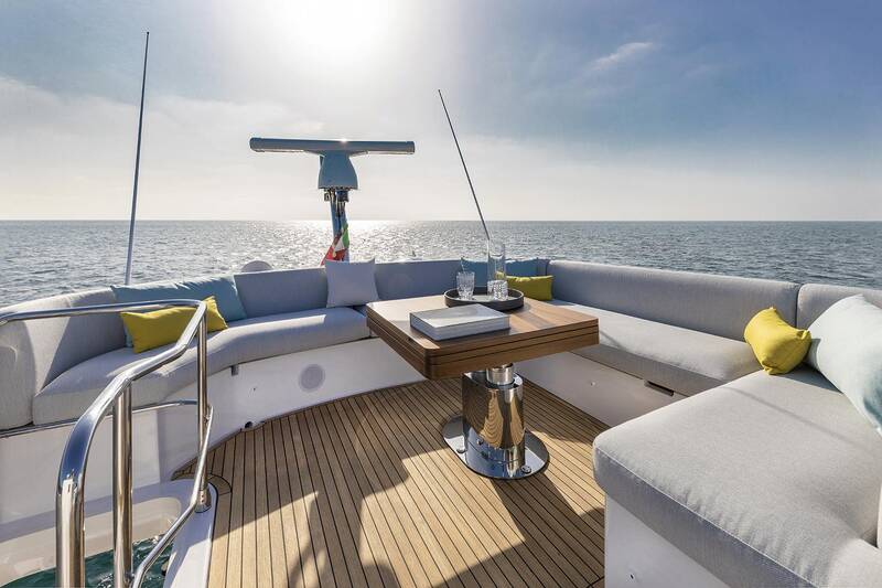 Dining area on flybridge