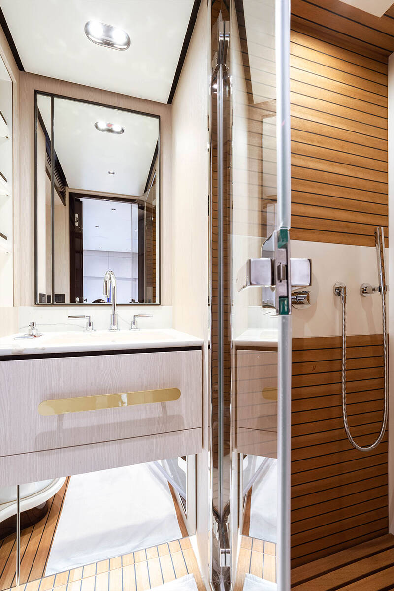 Guest head on starboard side