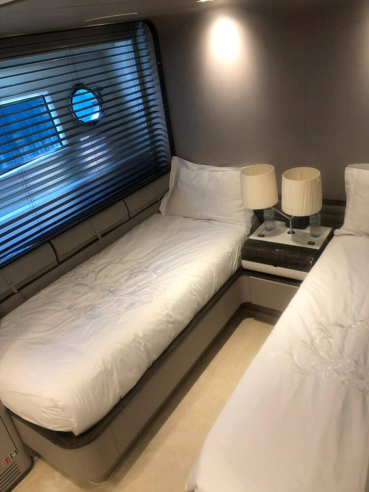 Guest cabin