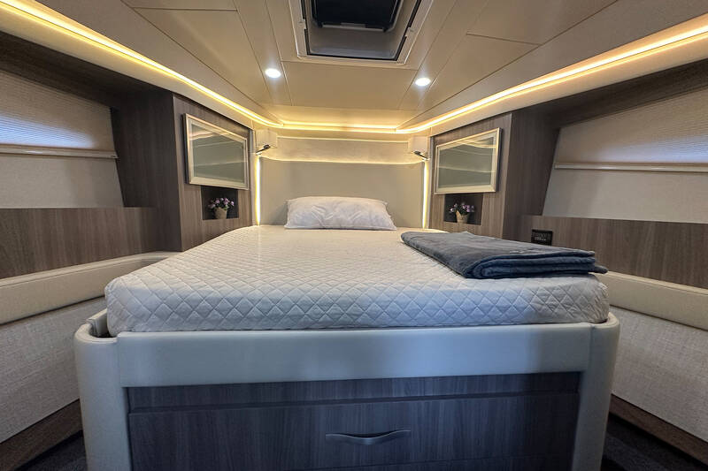 Bow cabin