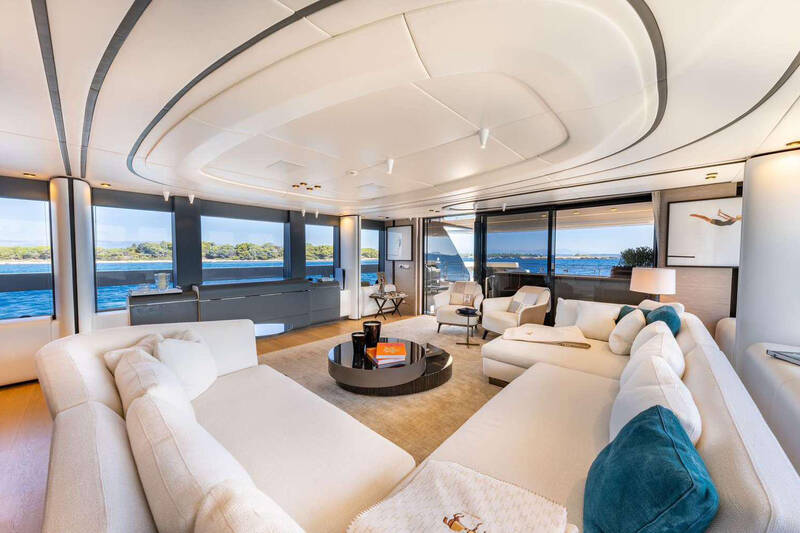 Main deck salon
