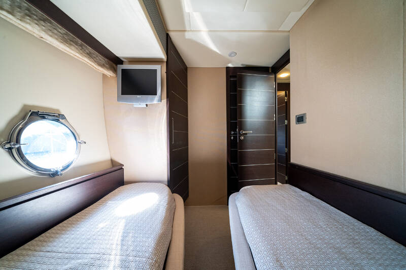 Guest cabin