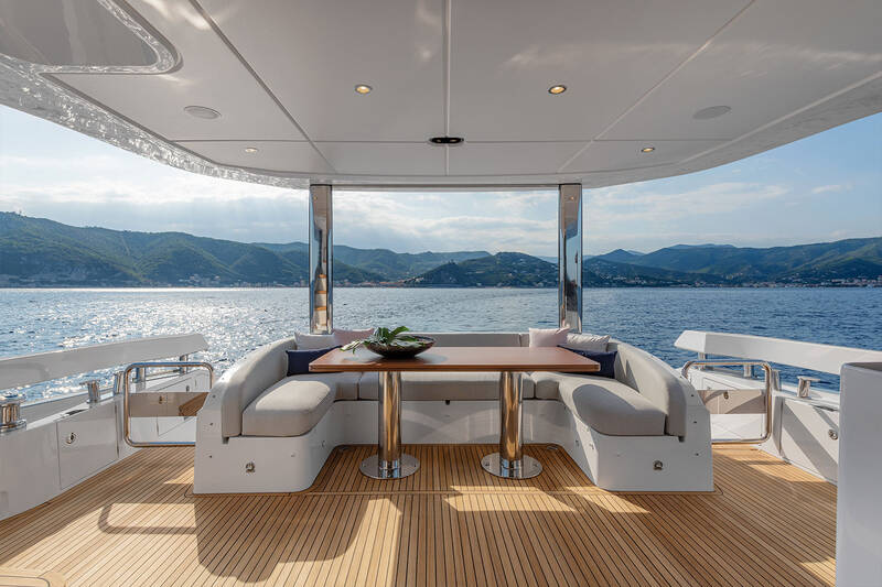 Dining area in cockpit
