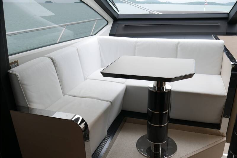 Seating wheelhouse