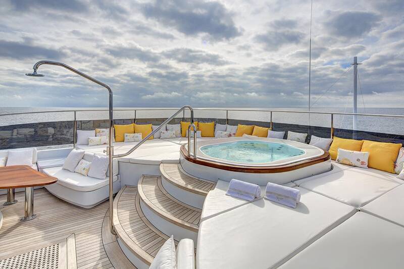 Jacuzzi on sundeck