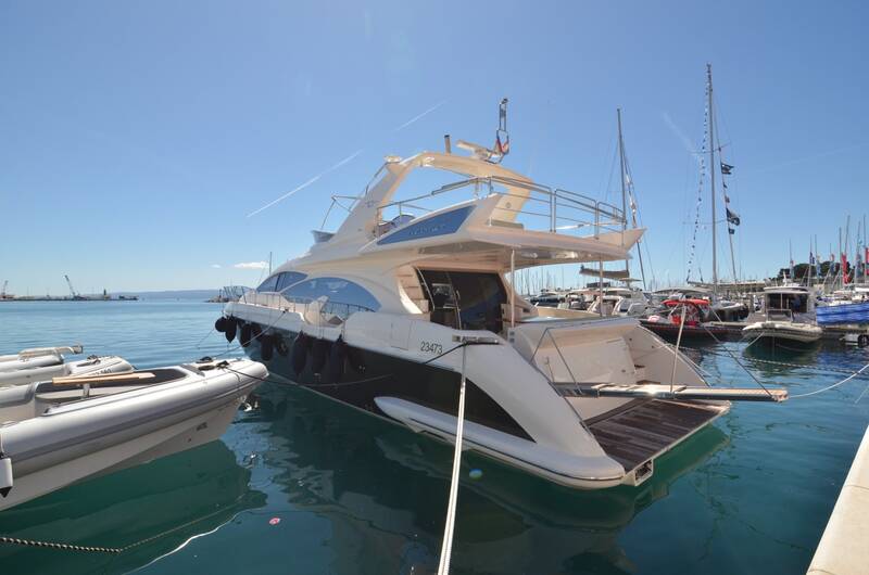 Exterior Azimut 70 2009