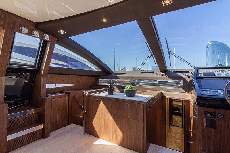Access to side deck and to lower deck