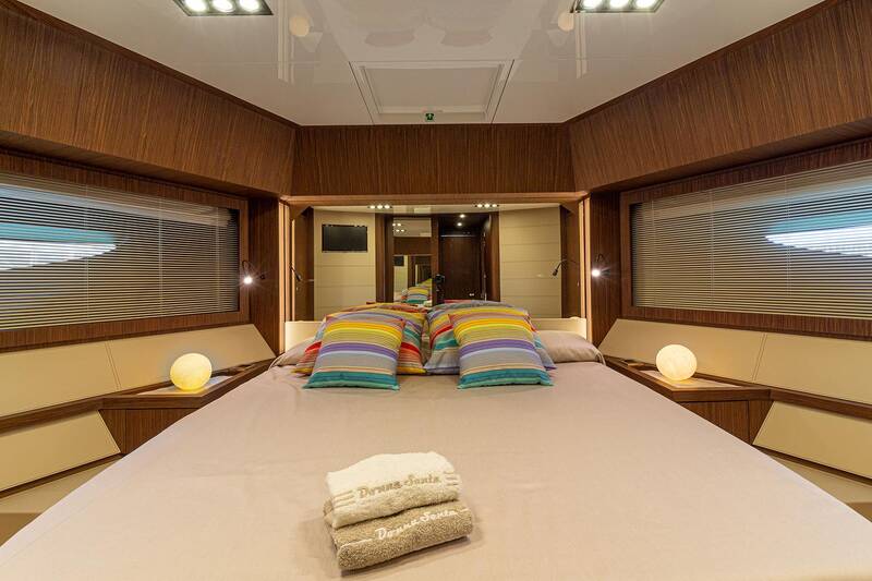 Bow cabin