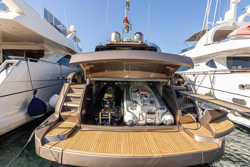 Garage for tender and jetski
