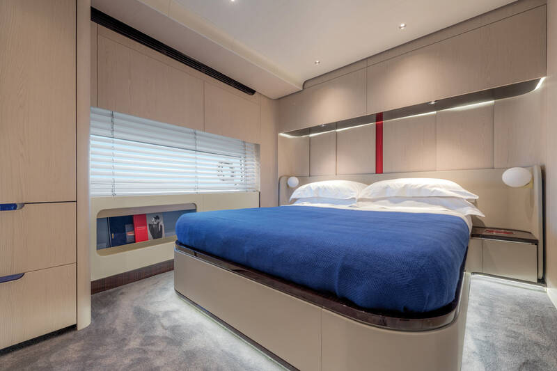 Guest cabin on starboard