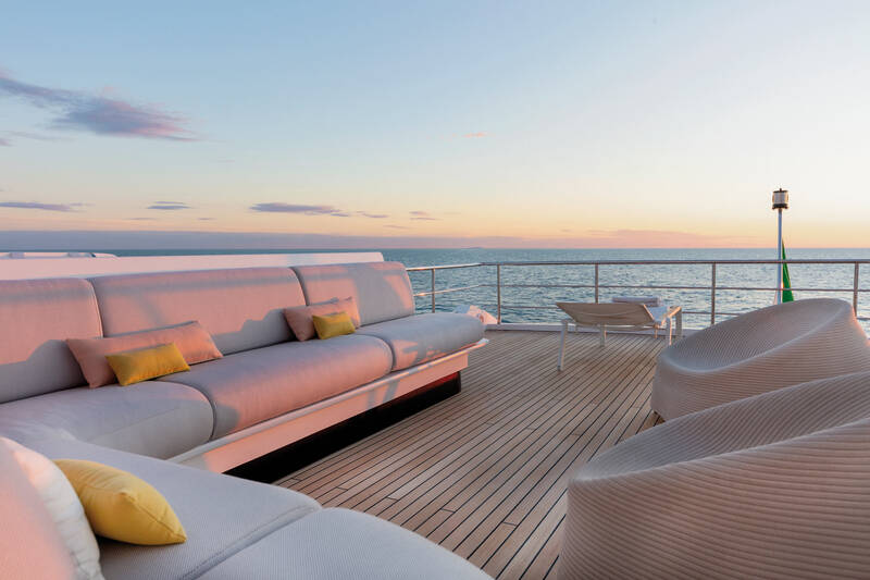 Relaxing area on aft flybridge