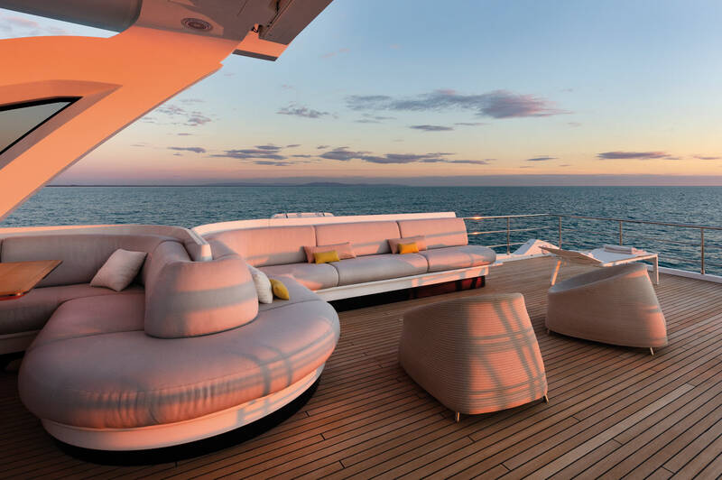 Relaxing area on aft flybridge