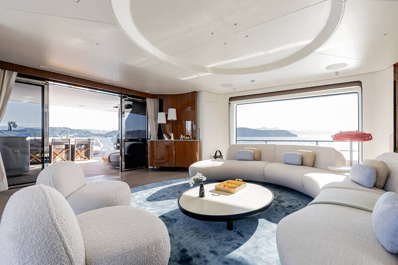 Main deck salon