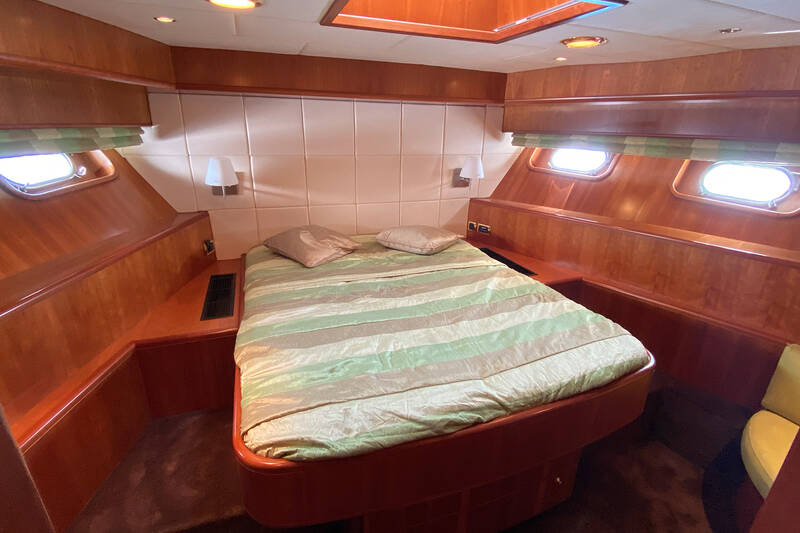Bow VIP cabin