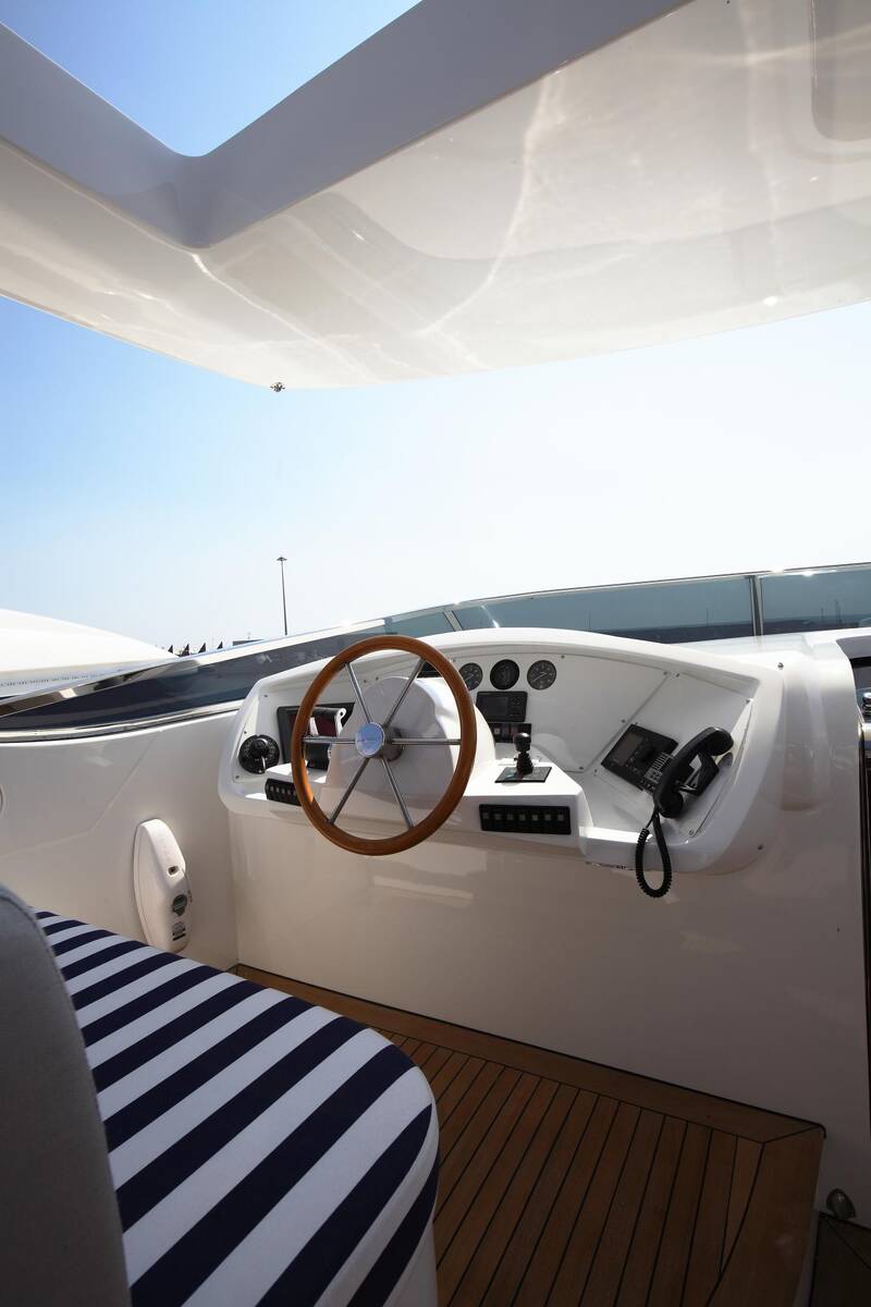 Helm sattion on flybridge