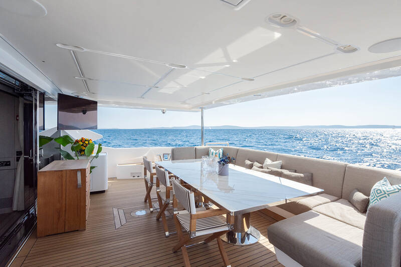 Dining area on cockpit
