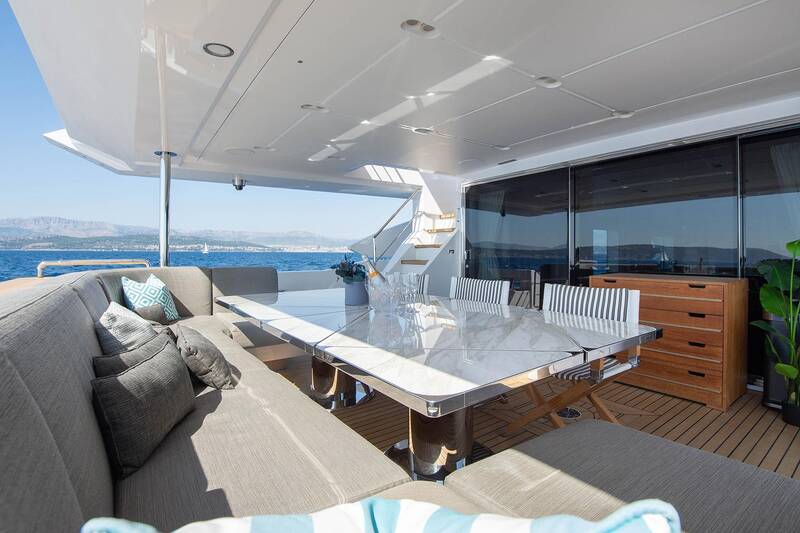 Dining area on cockpit