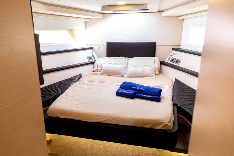 Bow VIP cabin