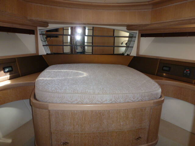 Bow cabin