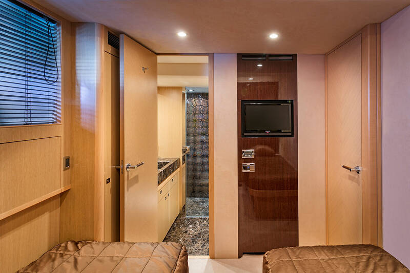 Guest cabin