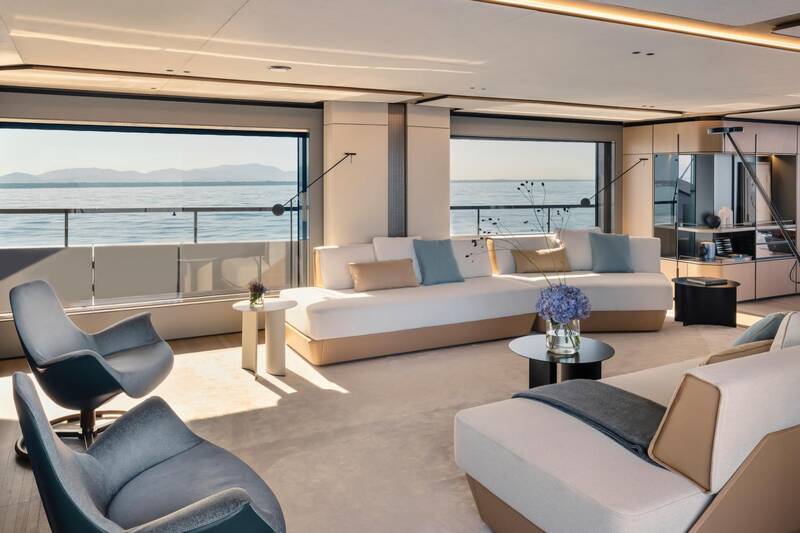 Main deck salon